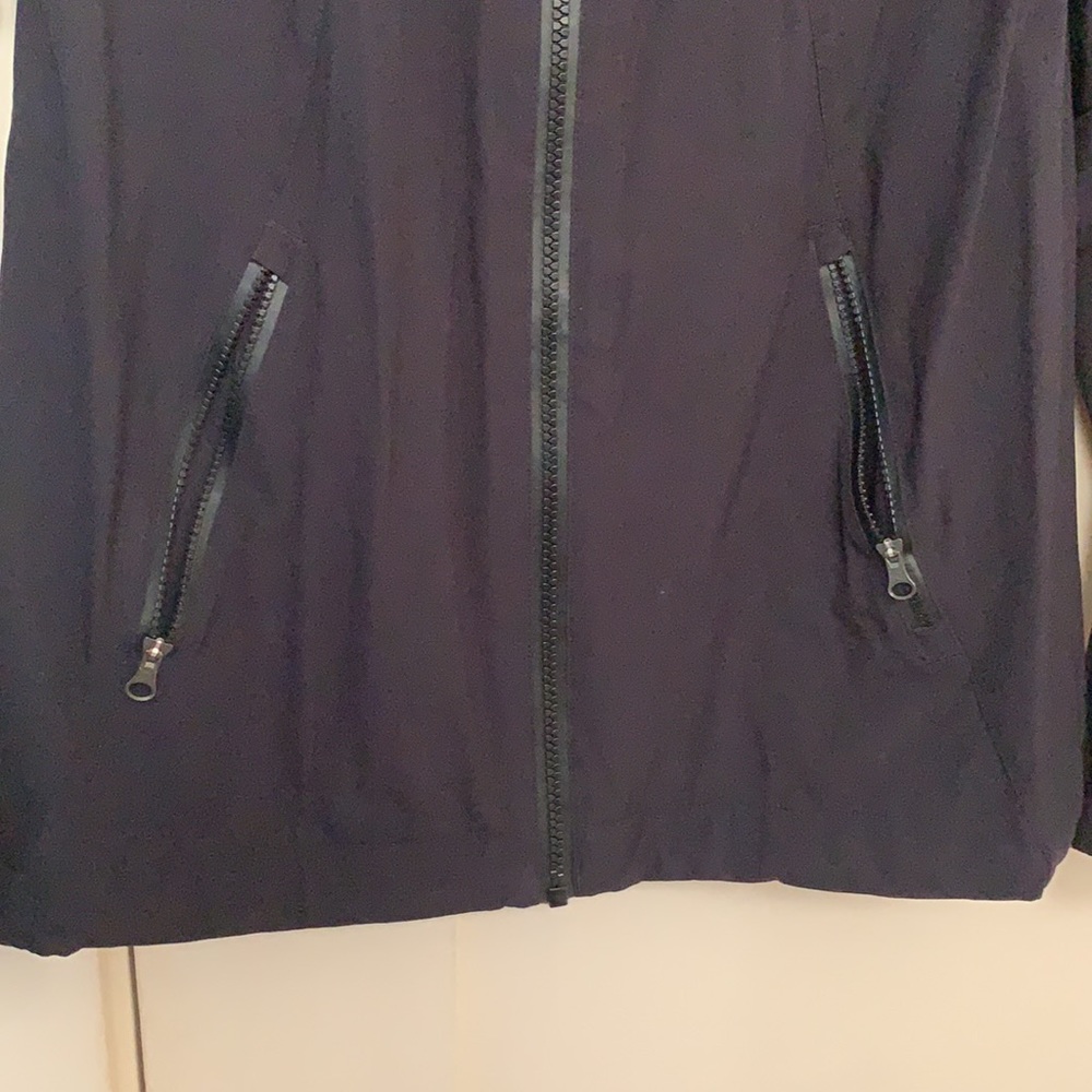 Lululemon light jacket - Picture 3 of 4